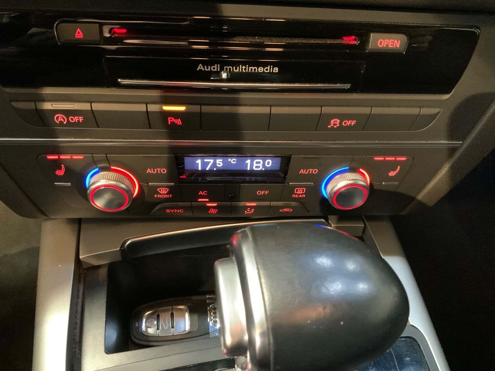 Grå Audi A6 fra 2014