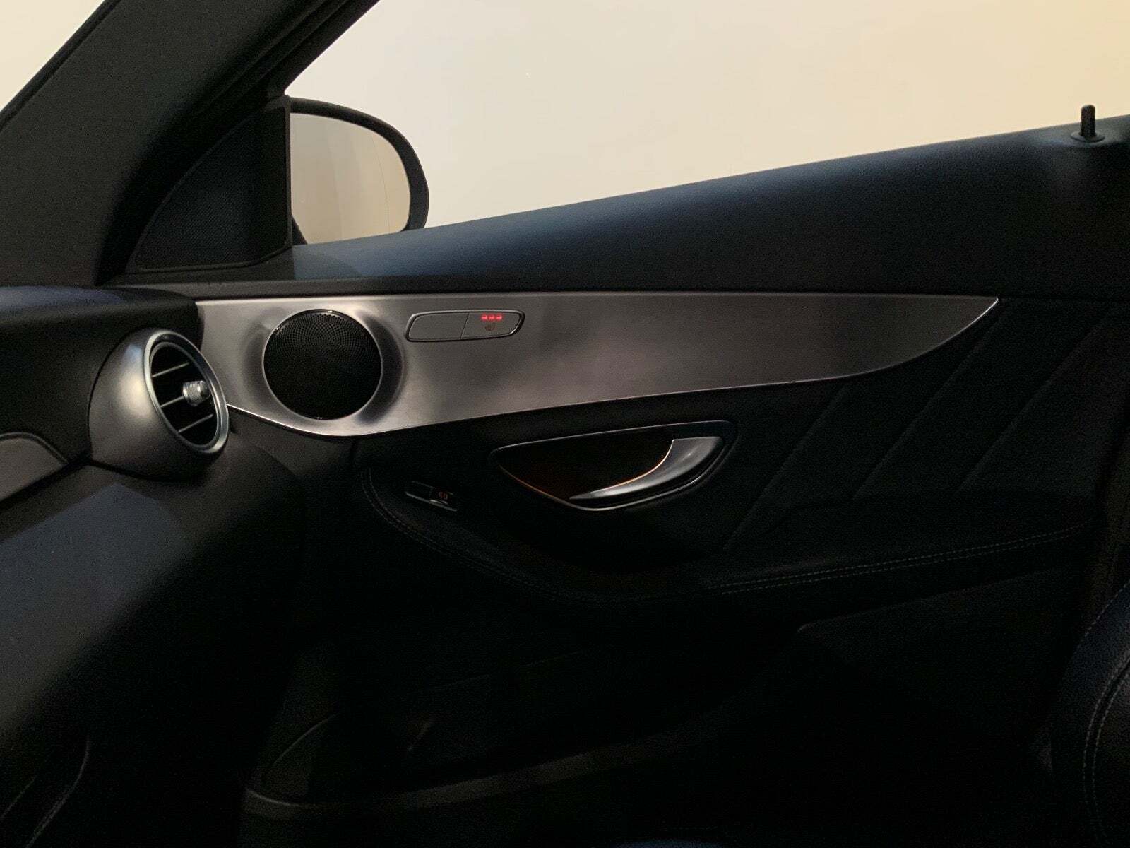 Sølv Mercedes C220 d fra 2019