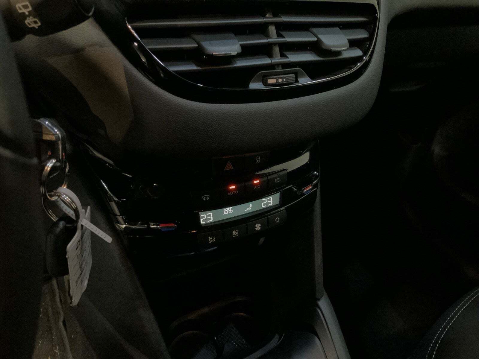 Sort Peugeot 208 fra 2019