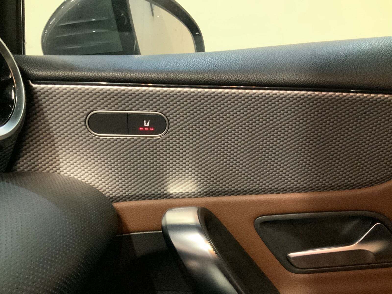 Grå Mercedes A180 d fra 2018