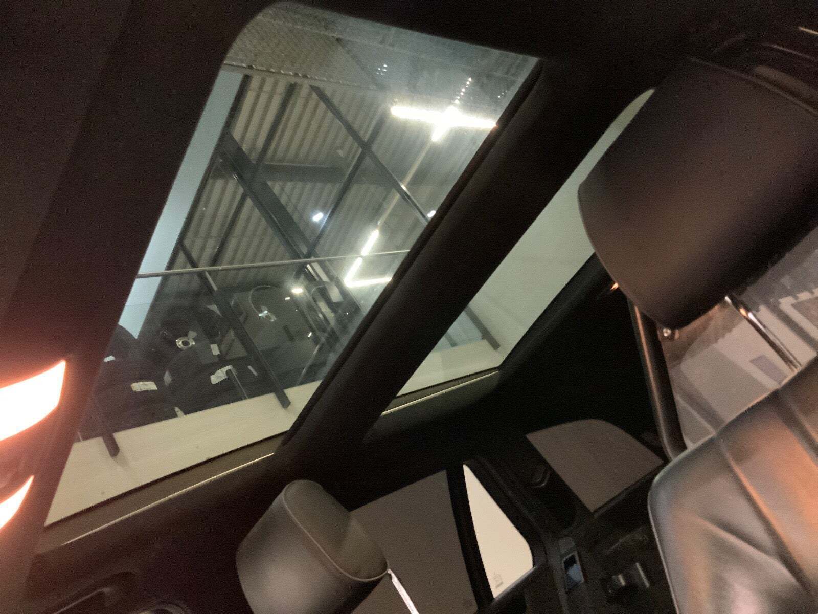 Grå Mercedes E350 fra 2015