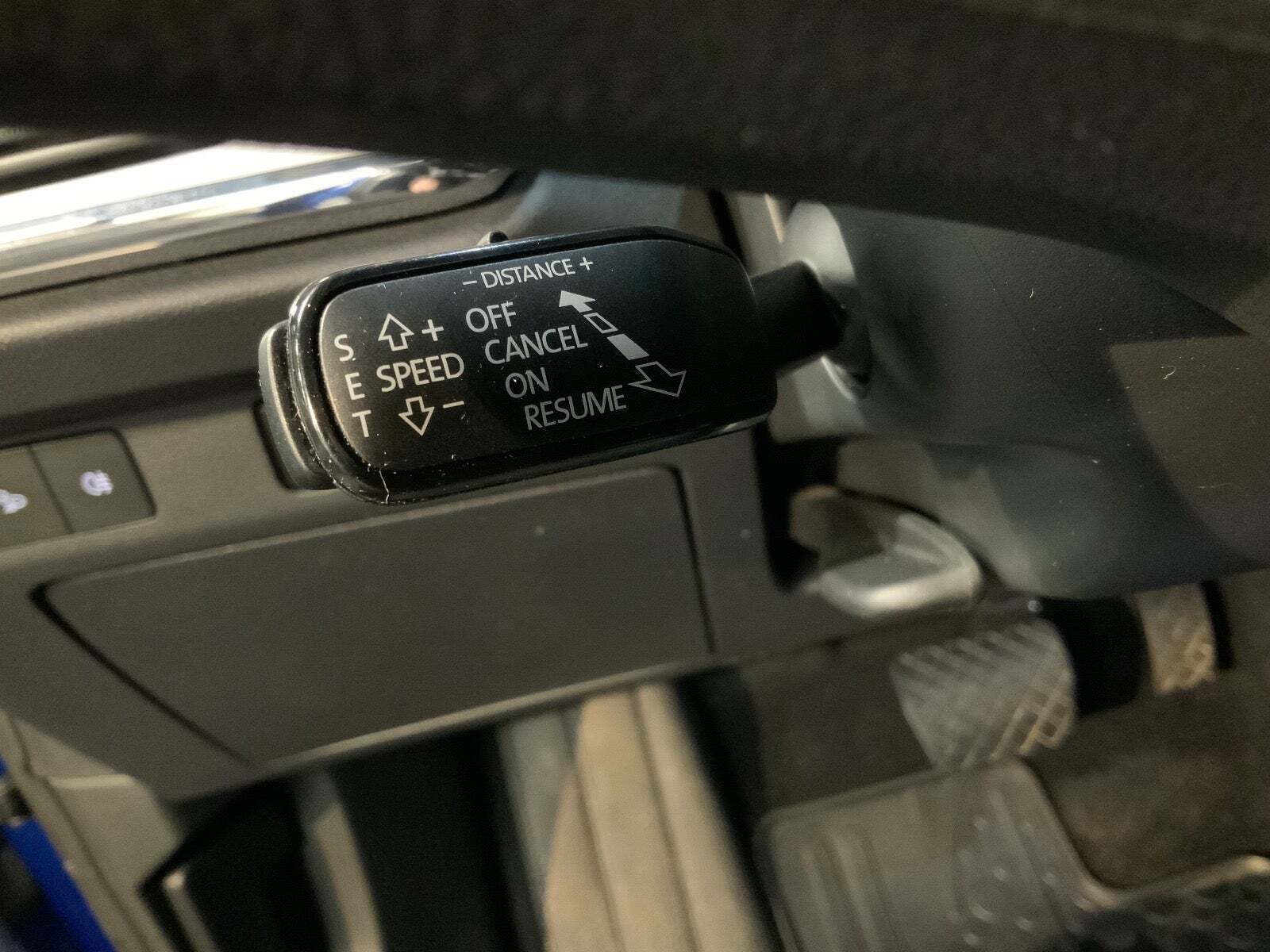 Blå Skoda Enyaq fra 2023