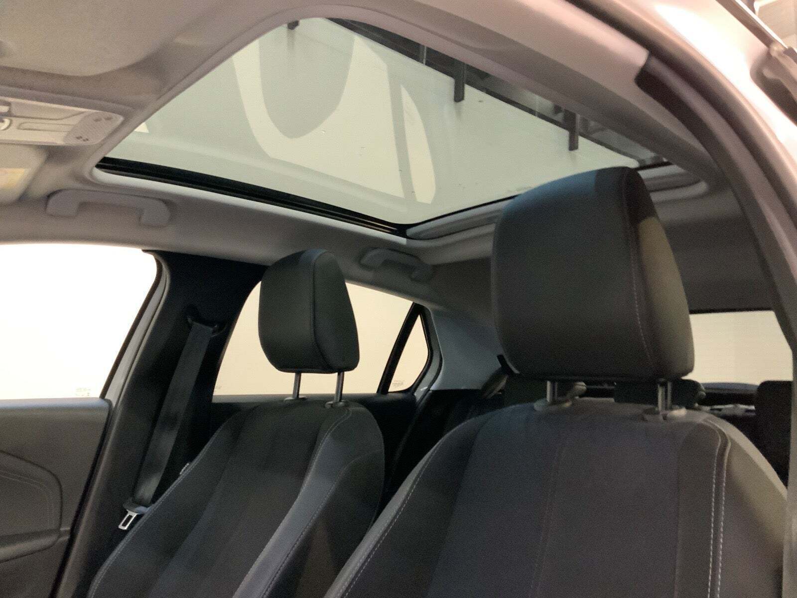 Hvid Opel Corsa fra 2021