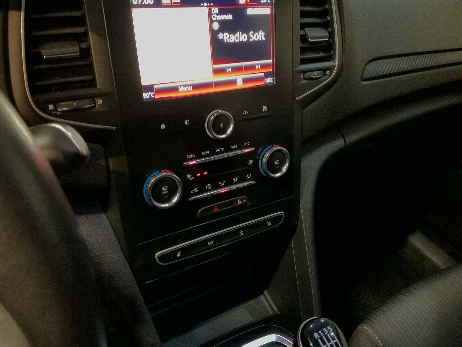 Rød Renault Megane IV fra 2018