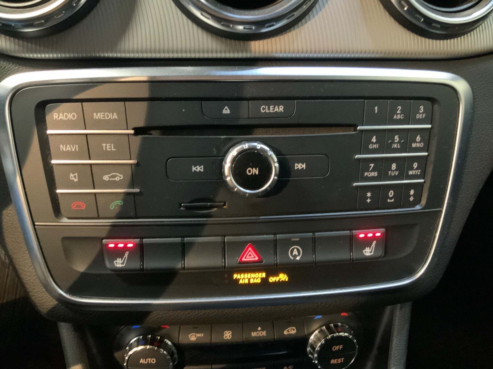 Grå Mercedes GLA200 fra 2016