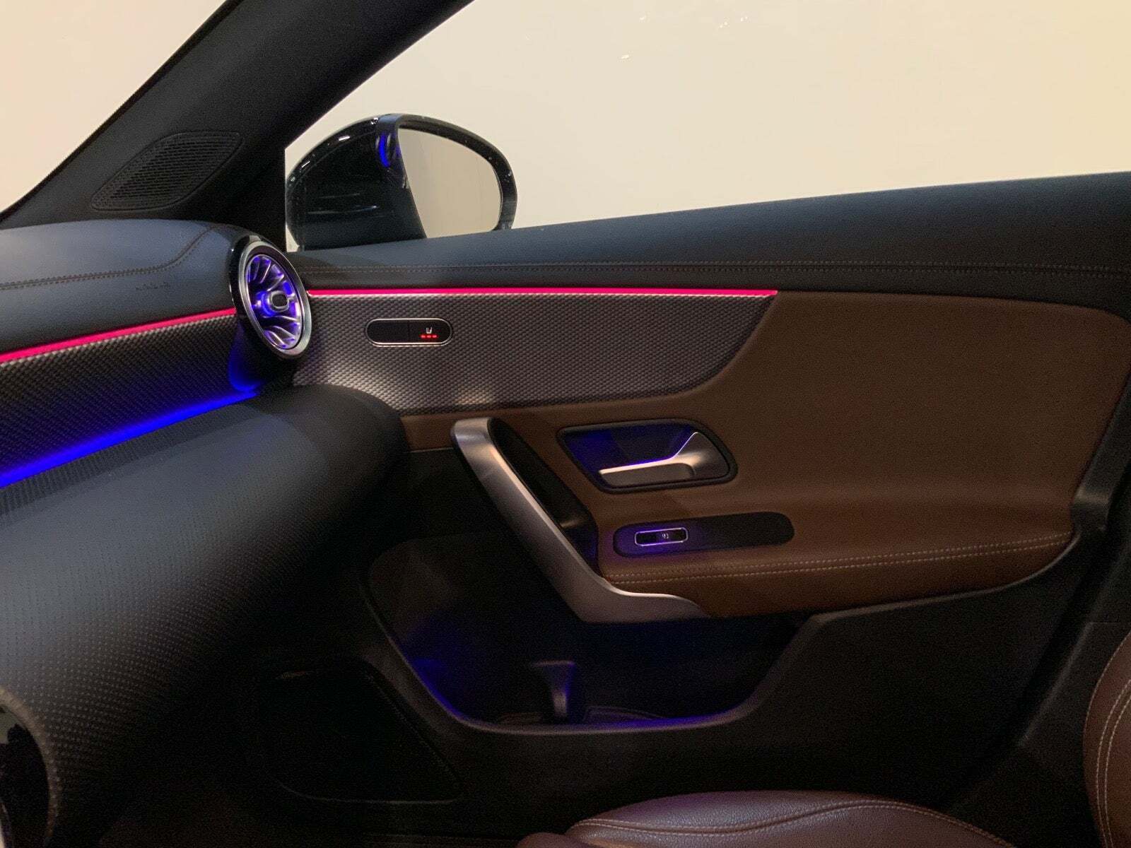 Sort Mercedes CLA200 fra 2019