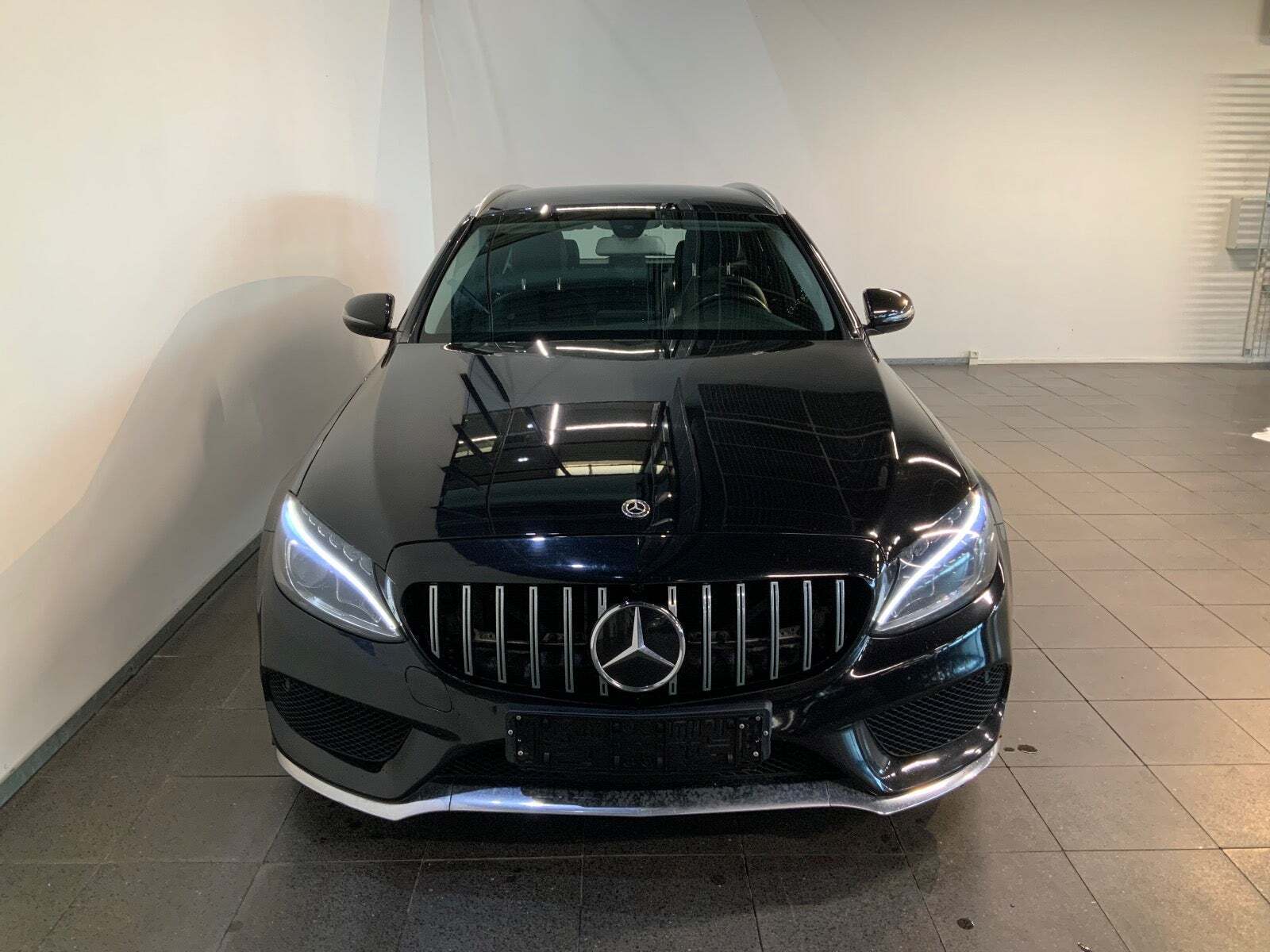 Mercedes C220 d 2,2 AMG Line stc. aut.