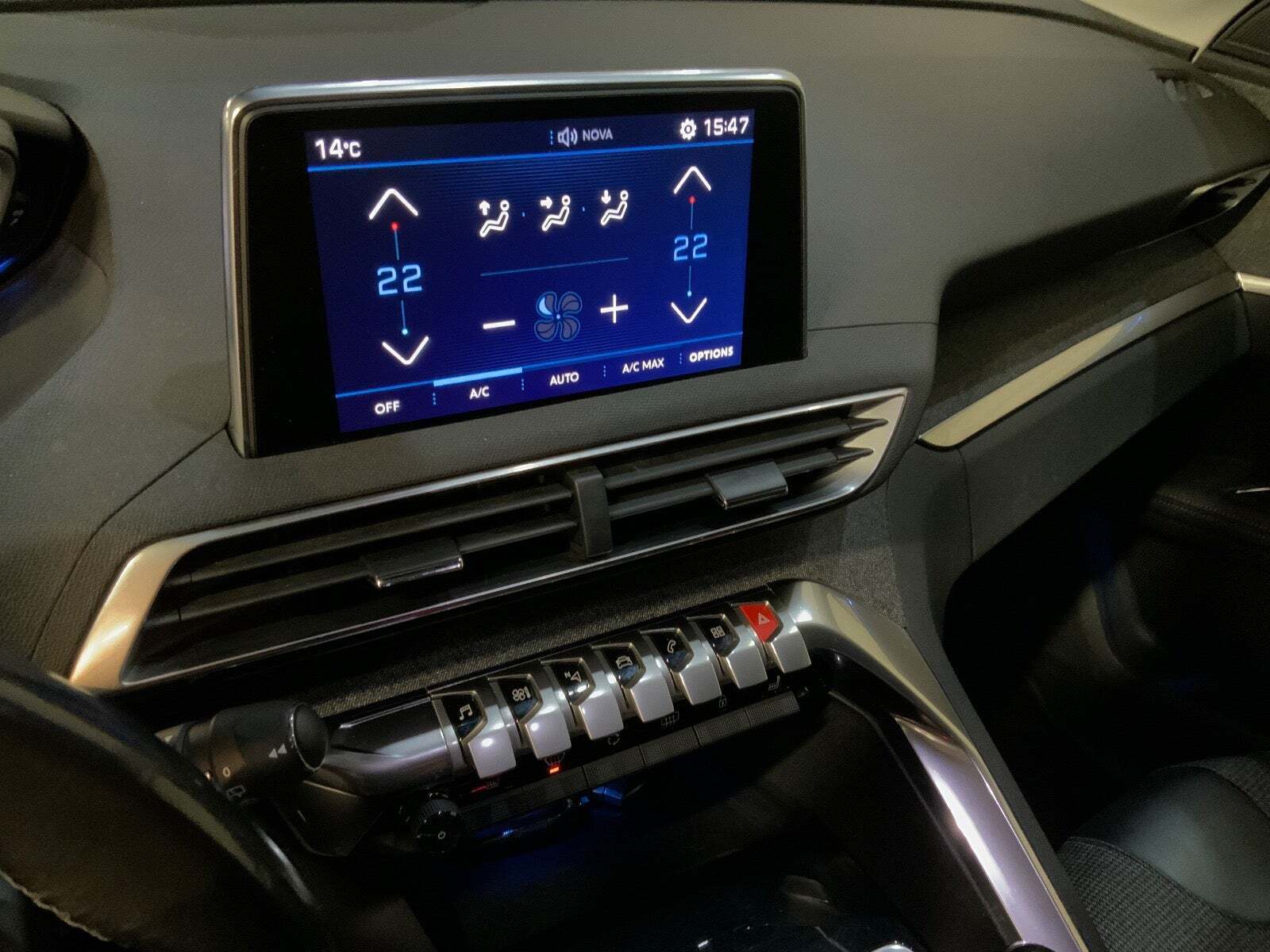 Grøn Peugeot 5008 fra 2018