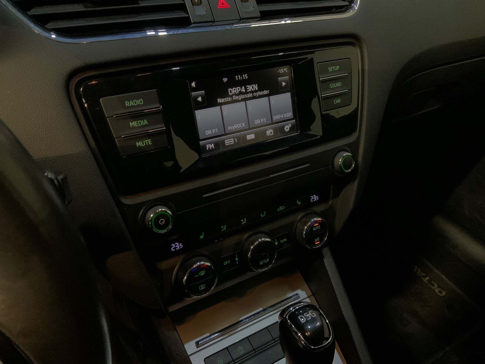 Blå Skoda Octavia fra 2015