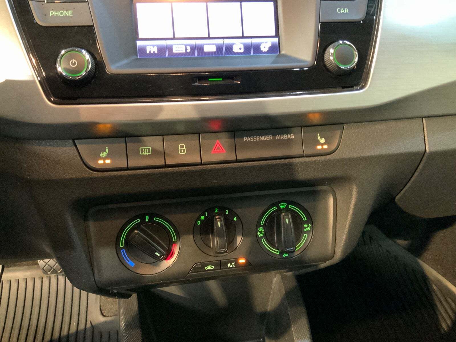 Grå Skoda Fabia fra 2015