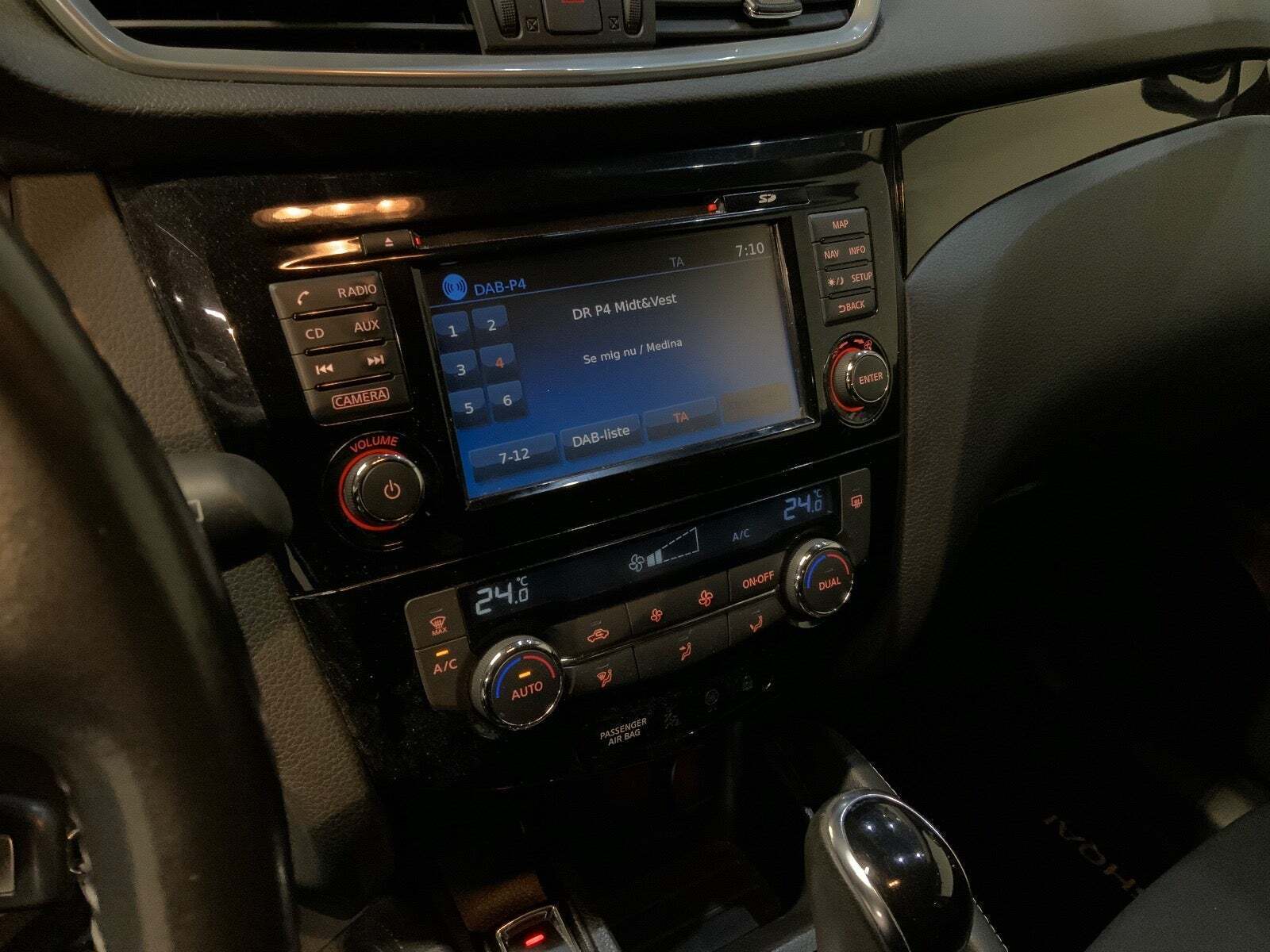 Hvid Nissan Qashqai fra 2017