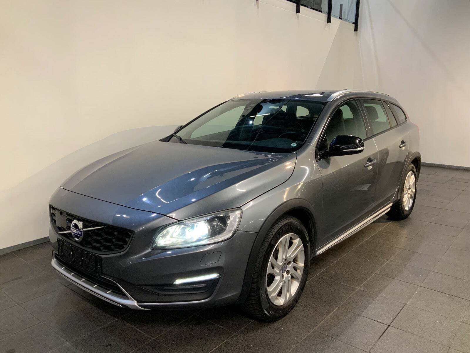 Volvo V60 CC 2,0 D3 150 Momentum aut.