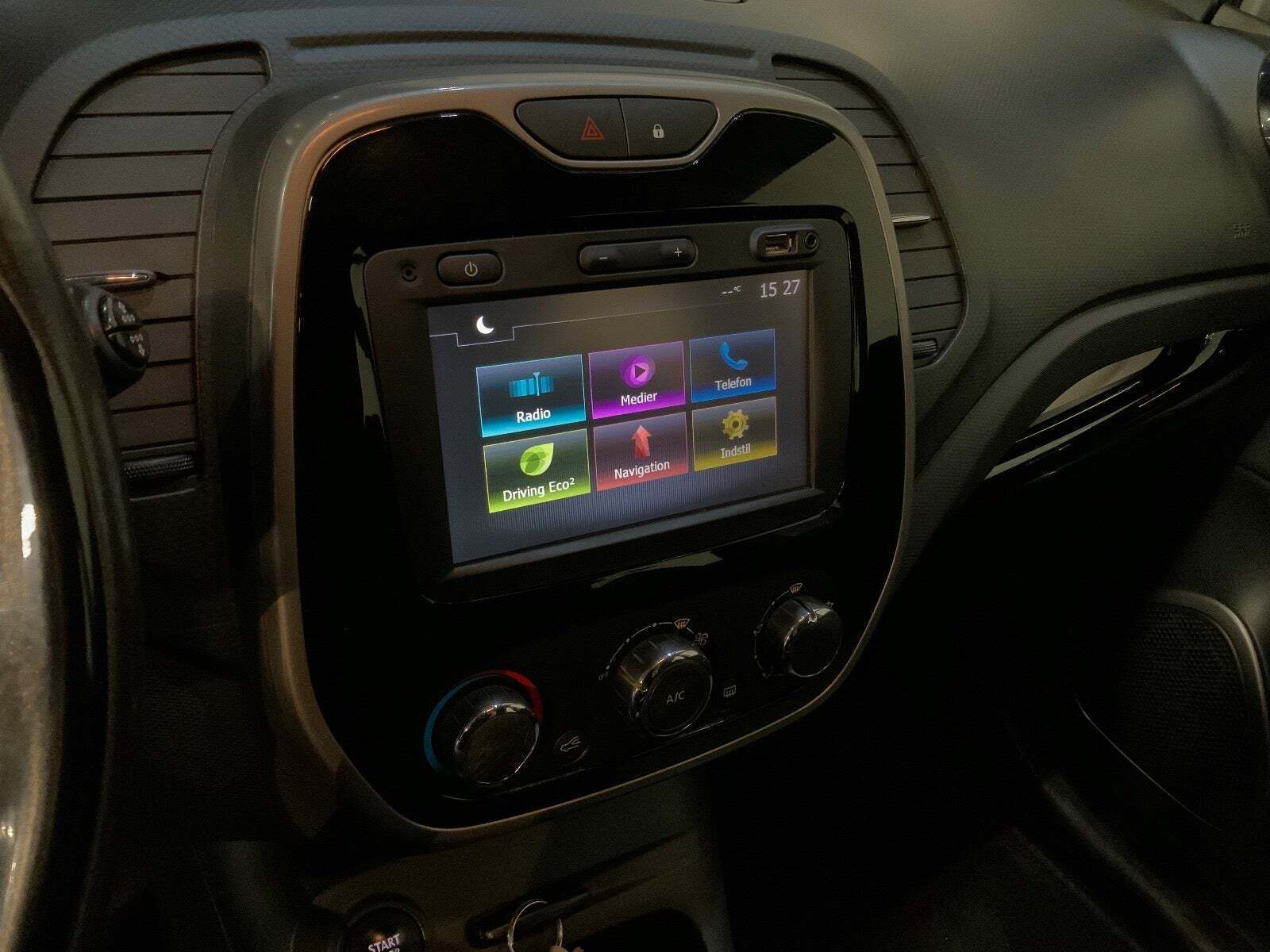 Sølv Renault Captur fra 2016