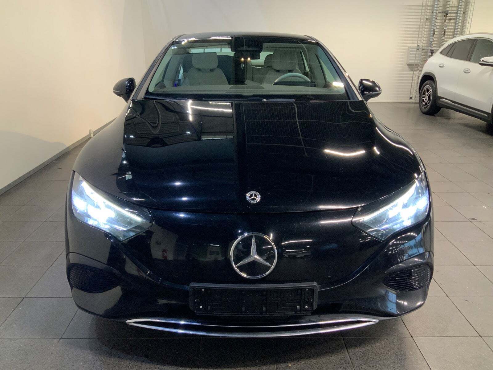 Mercedes EQE350+