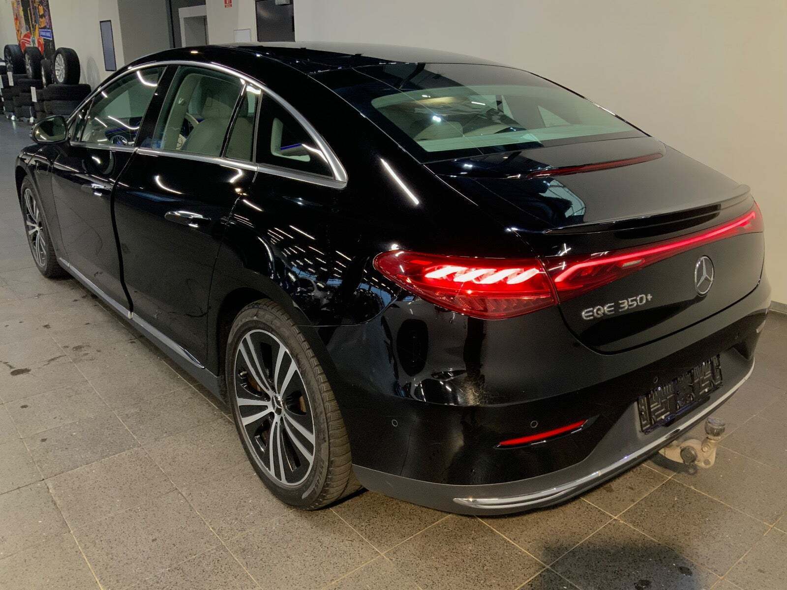 Mercedes EQE350+