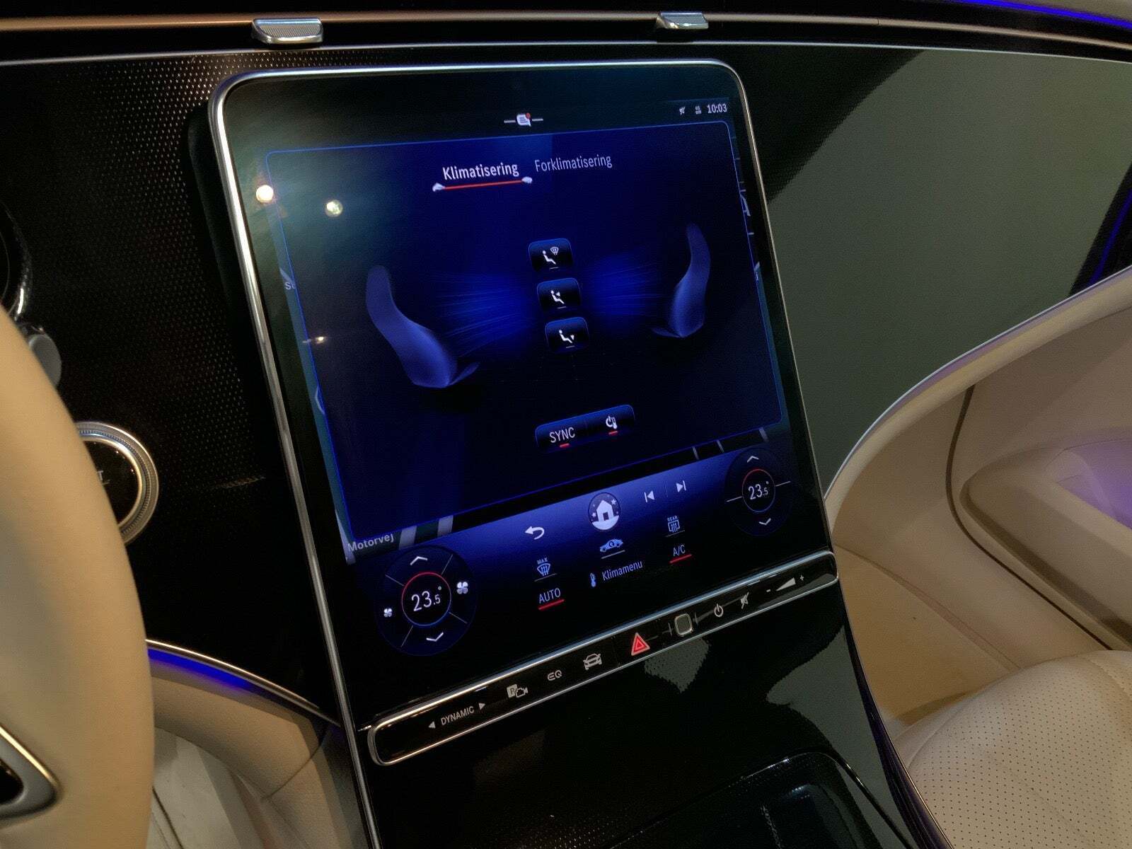 Sort Mercedes EQE350+ fra 2022