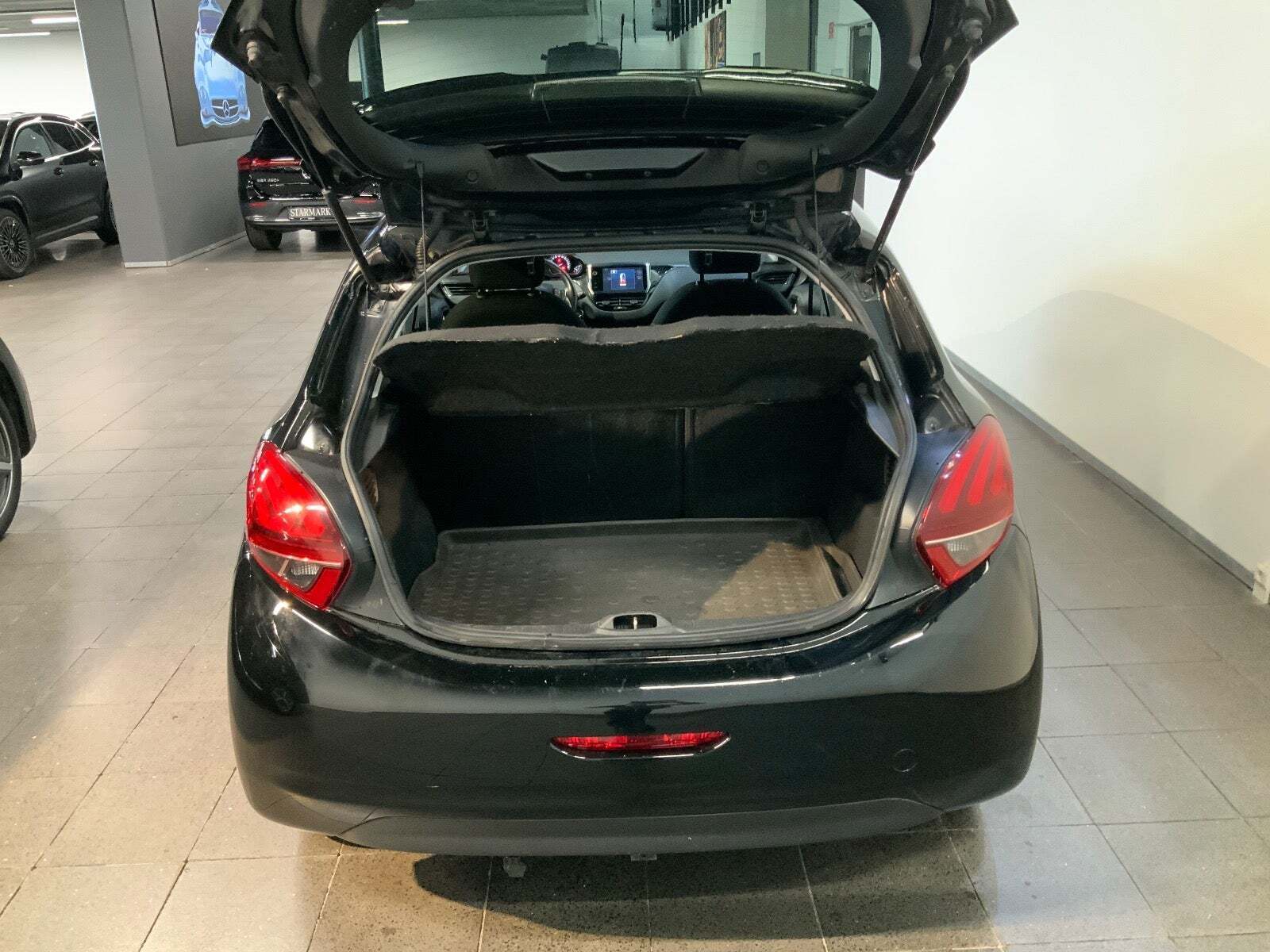 Peugeot 208 1,2 VTi 82 Allure Sky