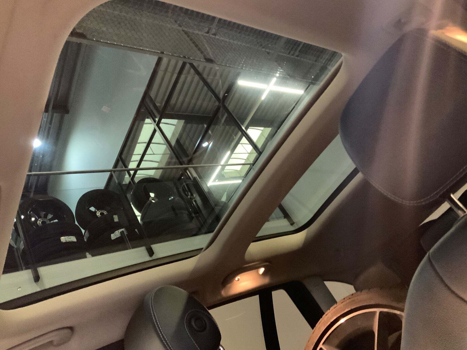 Grå Mercedes C220 fra 2015