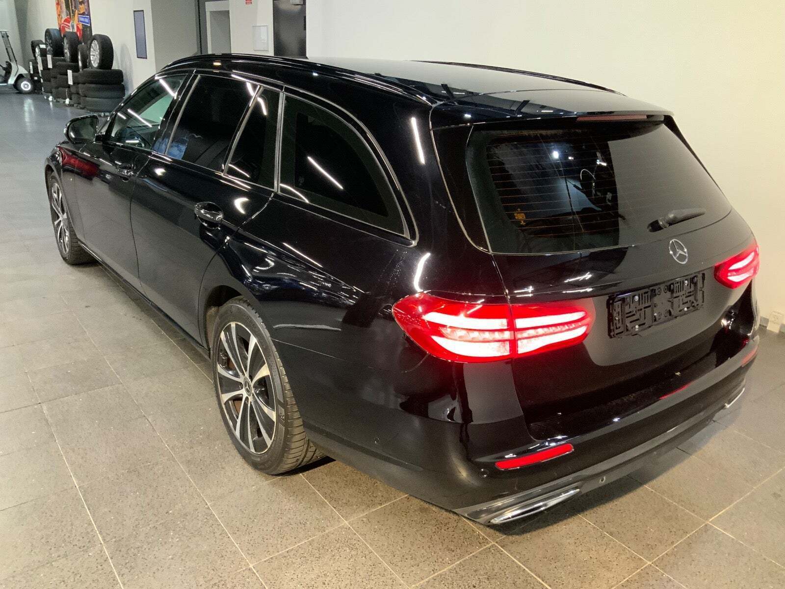 Mercedes E300 de 2,0 Avantgarde stc. aut.