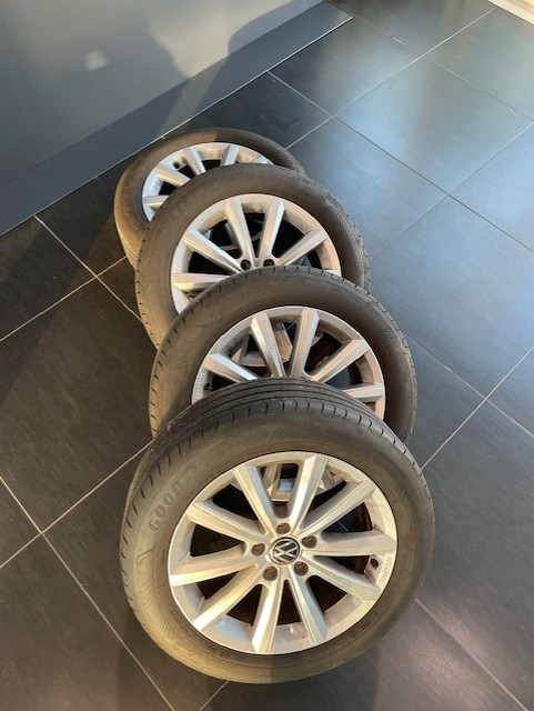 Hvid VW T-Roc fra 2020