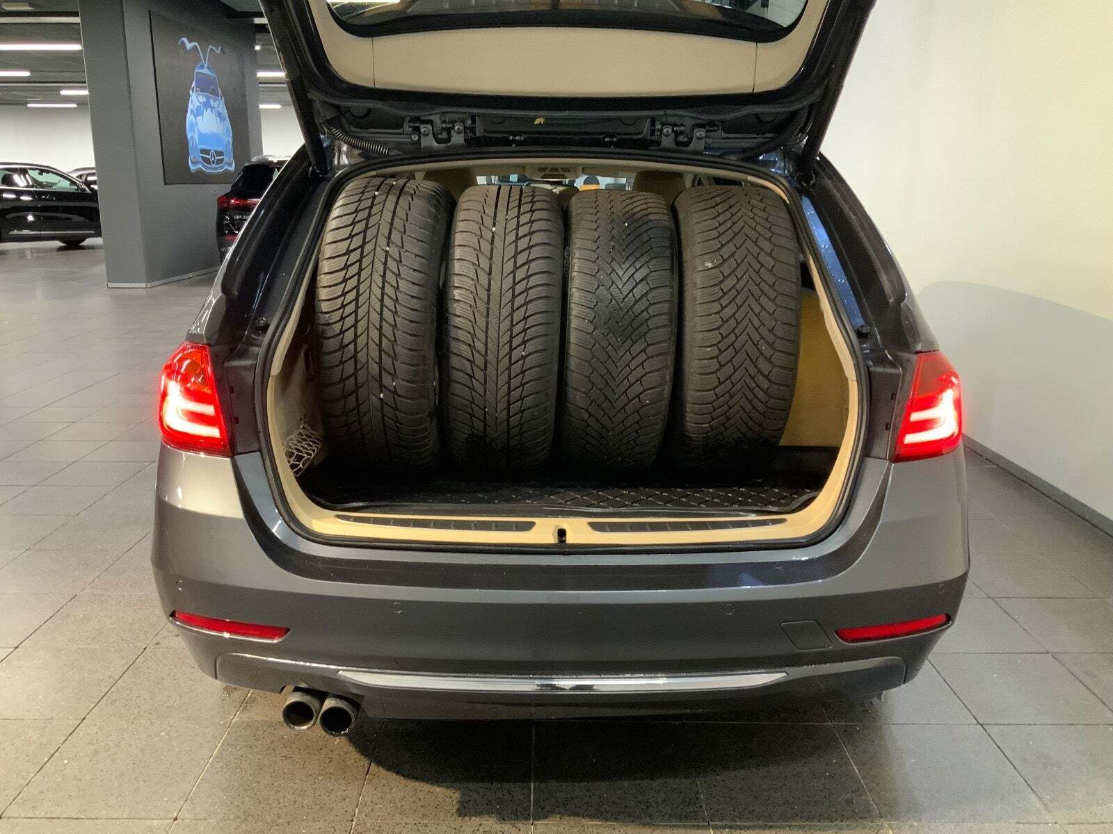 BMW 328i 2,0 Touring aut.