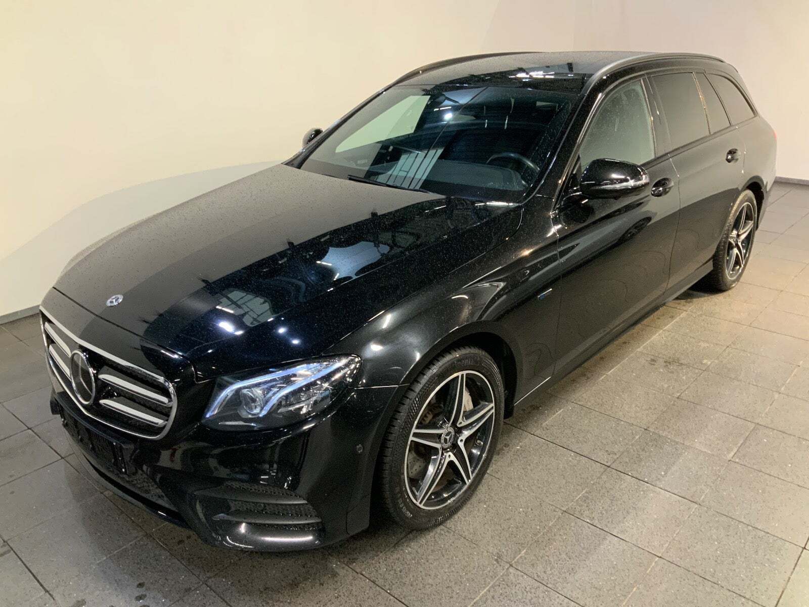 Mercedes E300 de 2,0 AMG Line stc. aut.