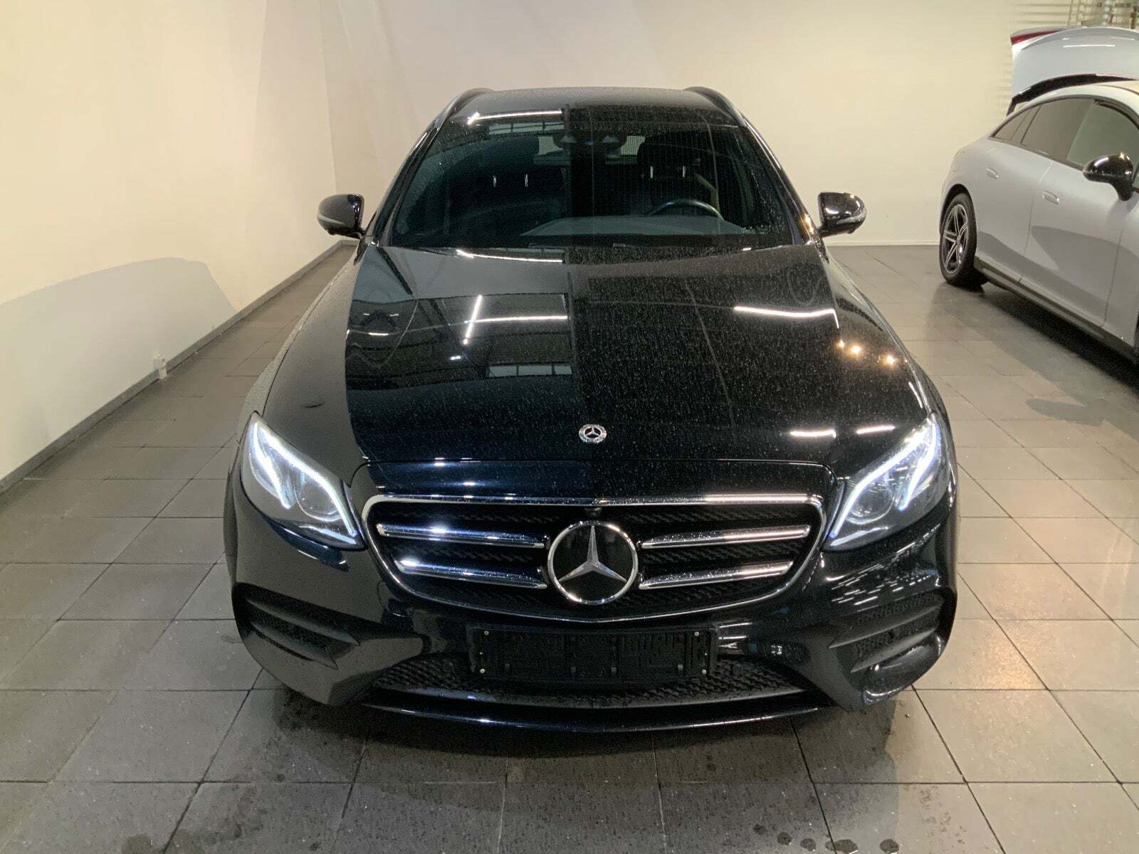 Mercedes E300 de 2,0 AMG Line stc. aut.