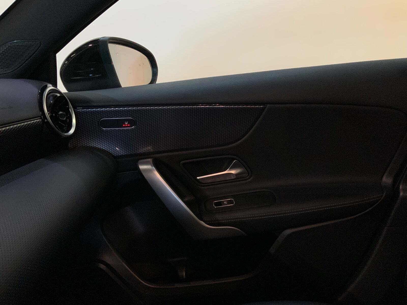 Sort Mercedes A200 fra 2018