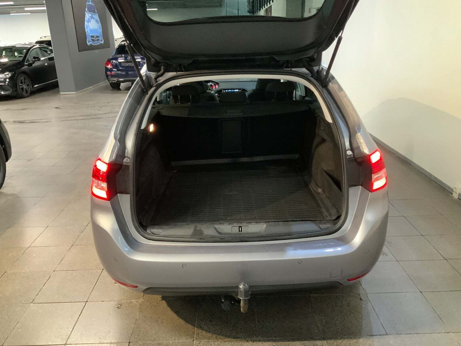 Peugeot 308 1,6 BlueHDi 120 Allure Sky SW