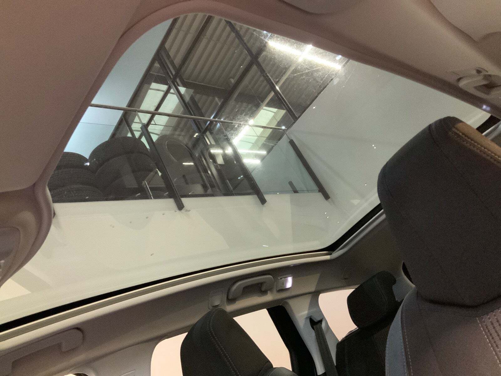 Grå Peugeot 308 fra 2018