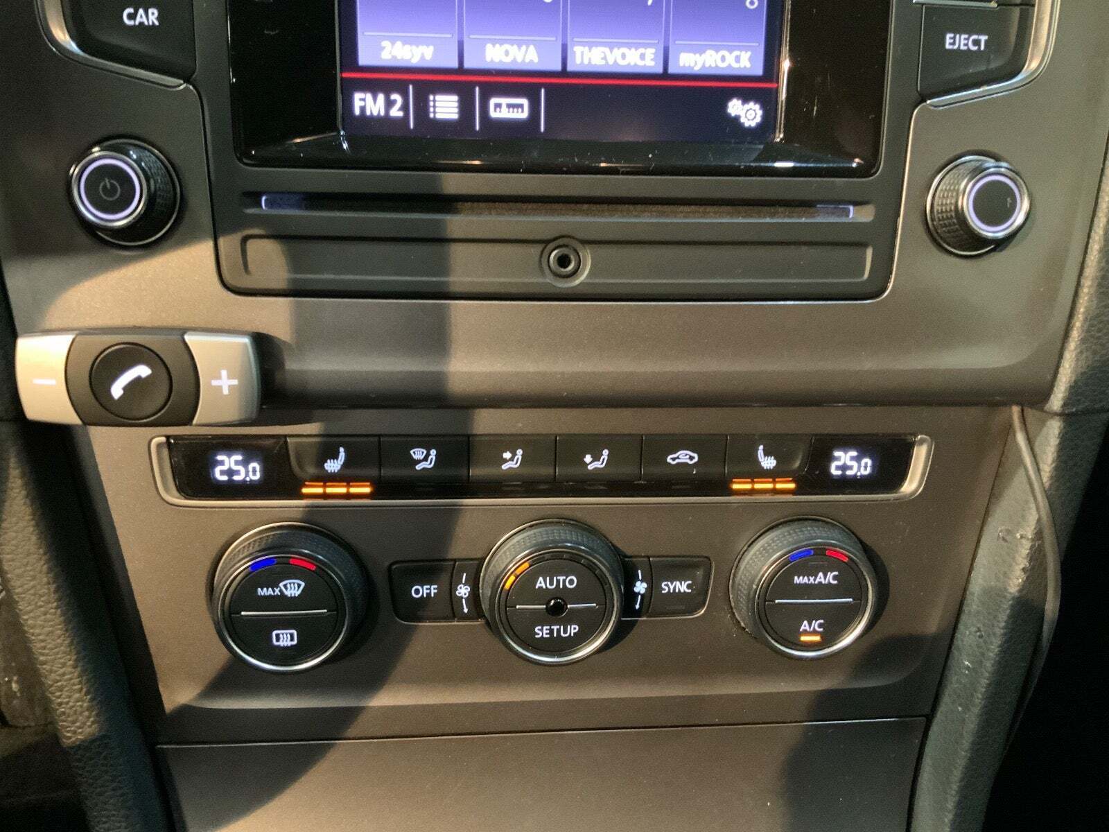 Hvid VW Golf VII fra 2014