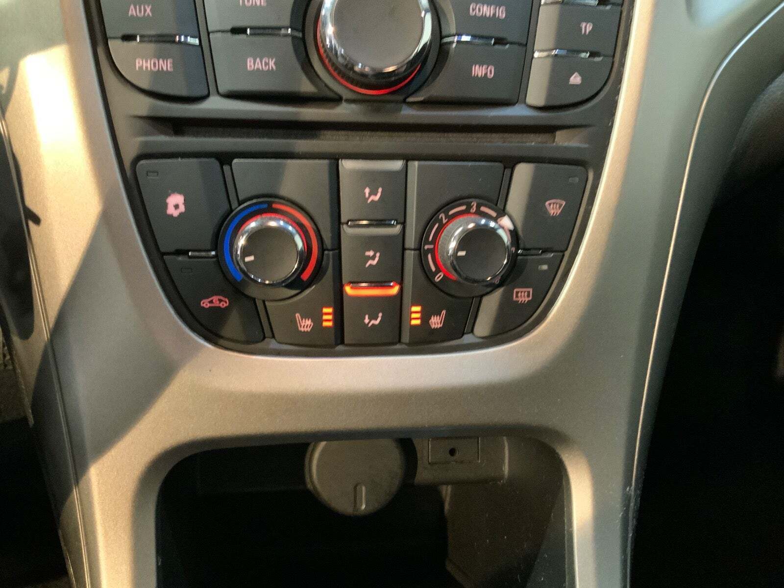 Blå Opel Astra fra 2010