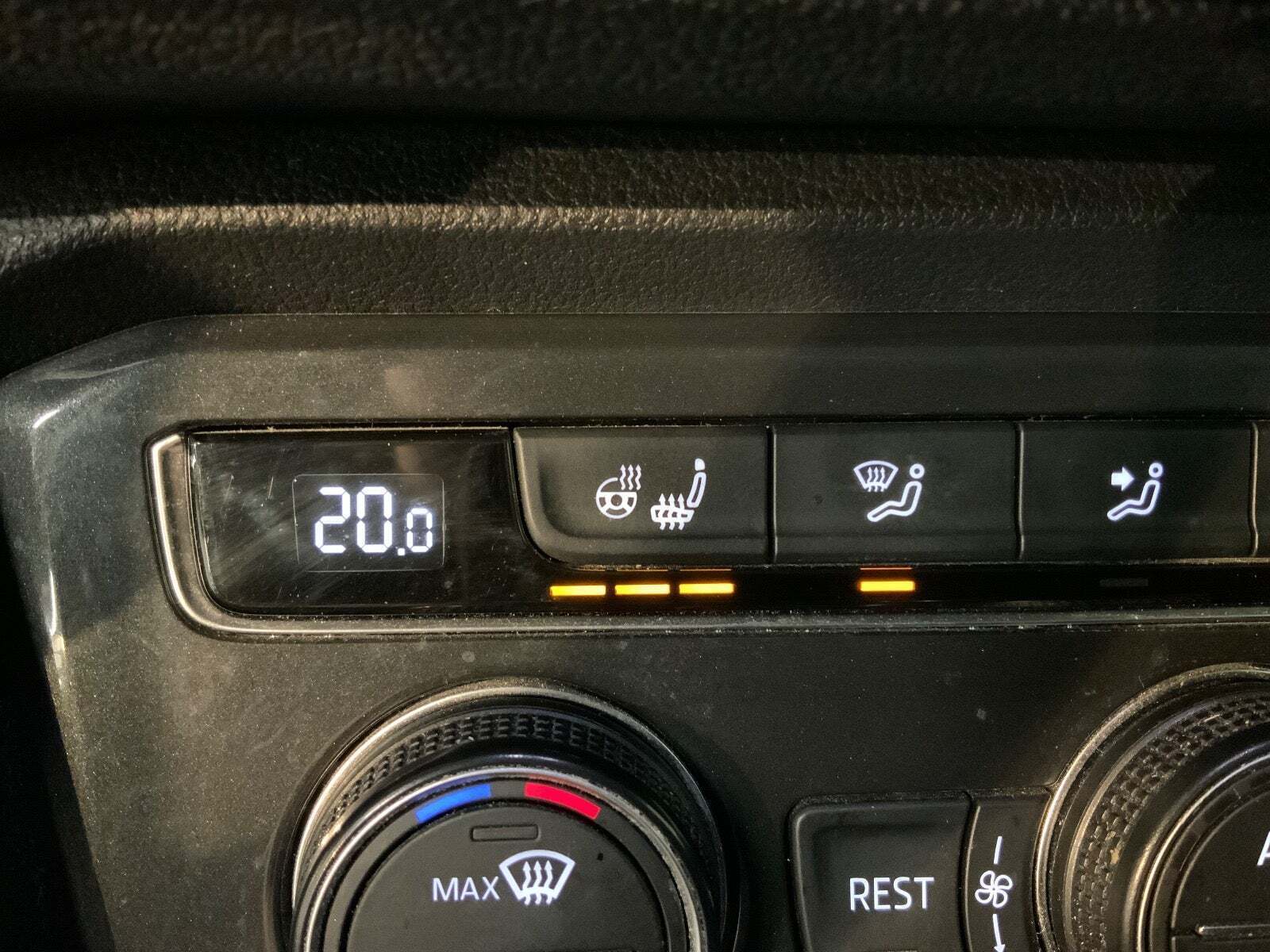 Grå VW Tiguan fra 2019