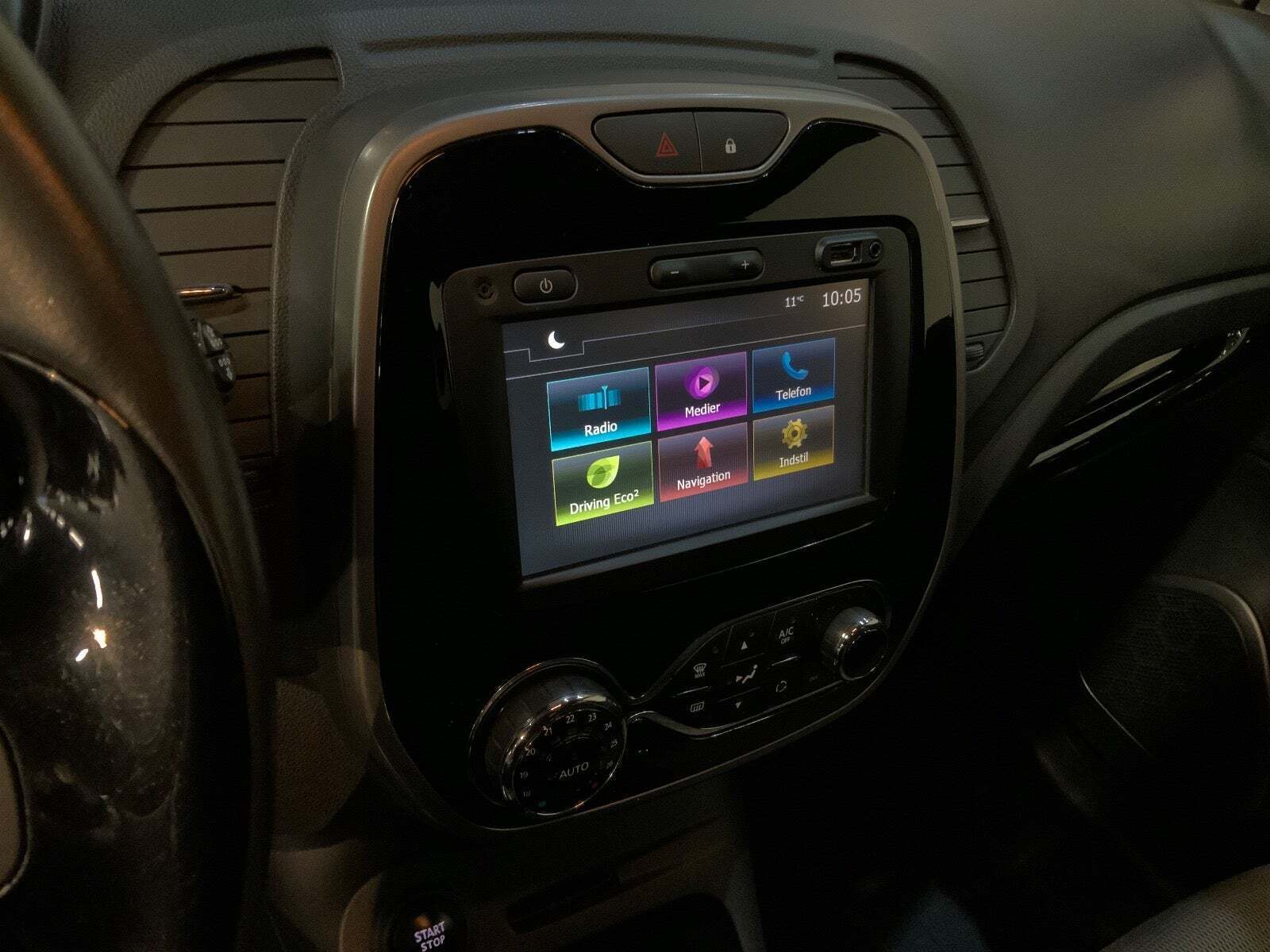 Rød Renault Captur fra 2017