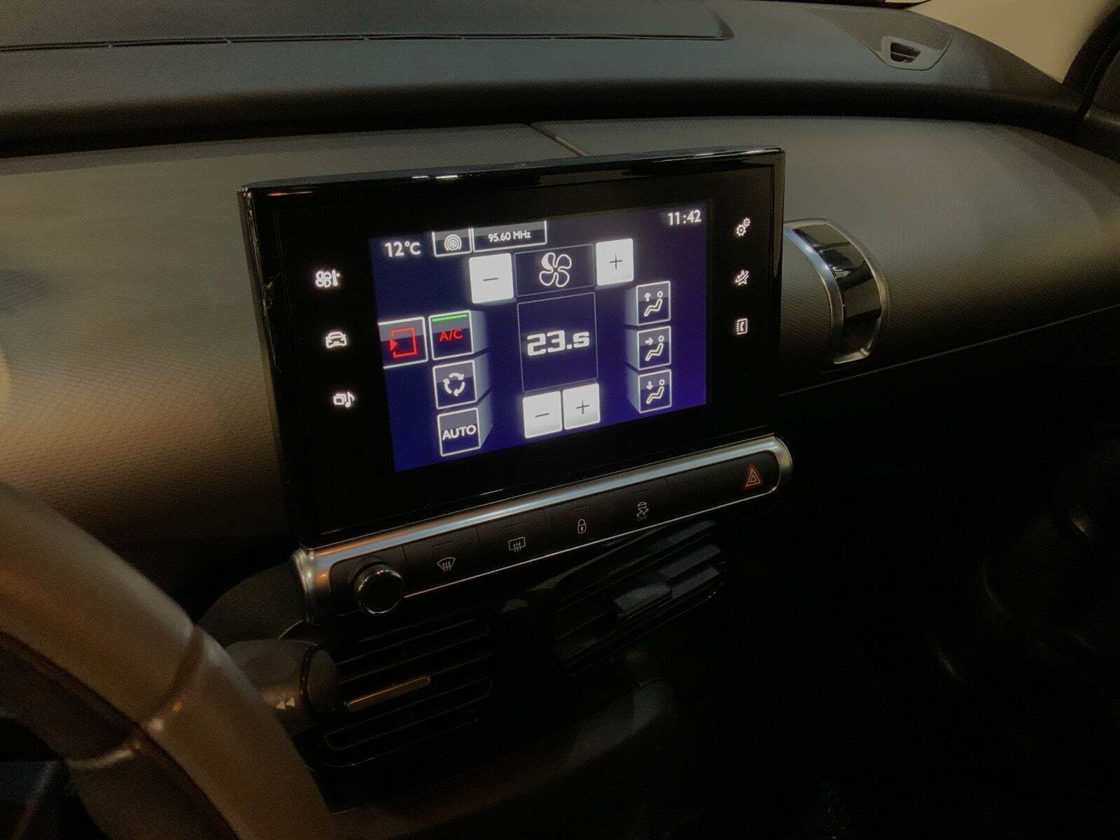 Grå Citroën C4 Cactus fra 2016