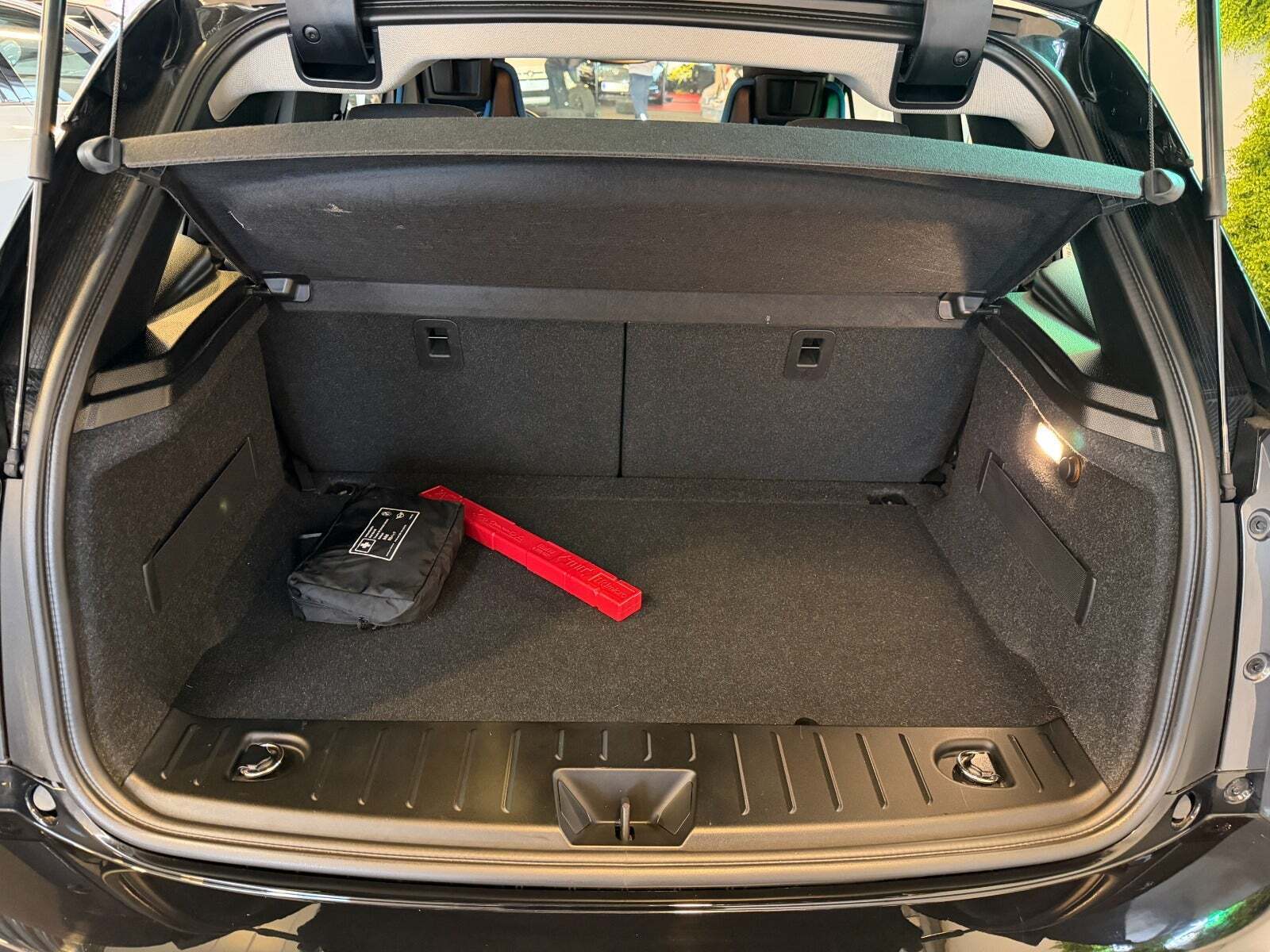 Grå BMW i3 fra 2022