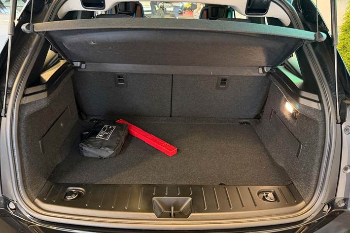 Grå BMW i3 fra 2022