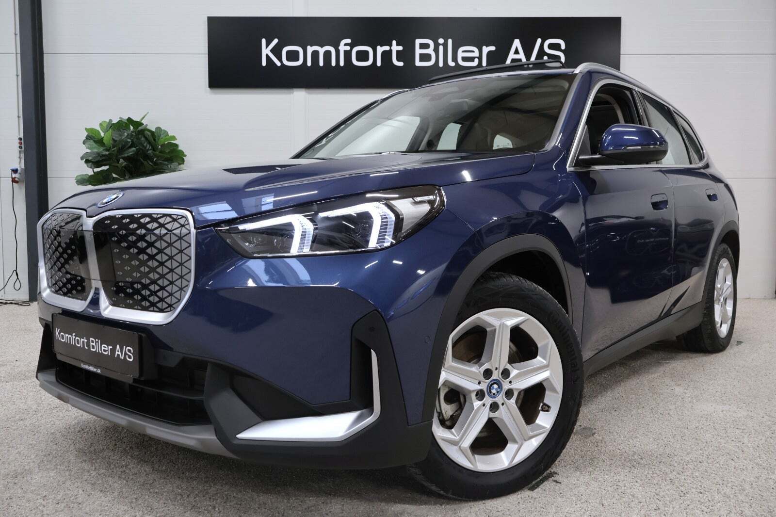 BMW iX1 xDrive30 X-Line