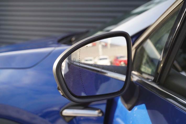 Blå Renault Captur fra 2020