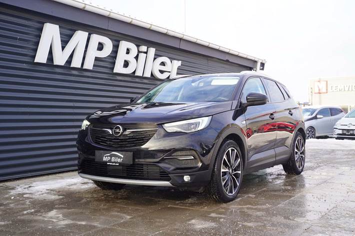 Sort Opel Grandland X fra 2021 set udefra