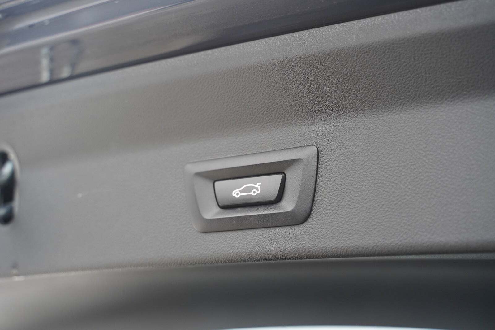 Blå BMW iX3 fra 2022