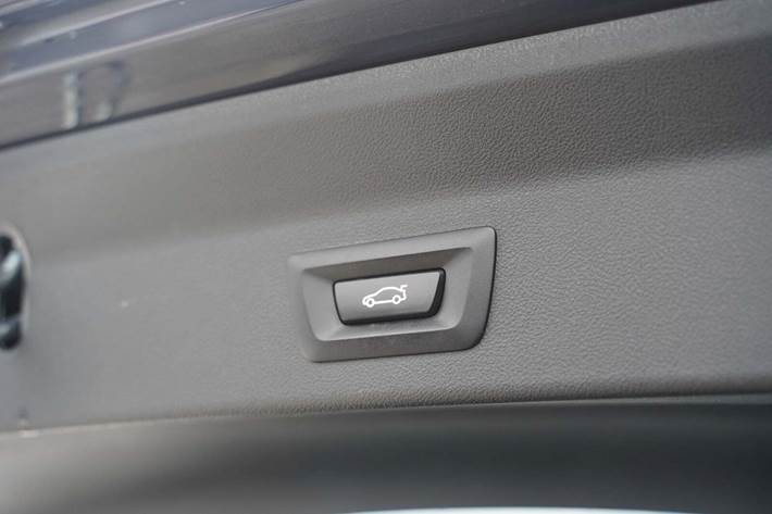 Blå BMW iX3 fra 2022