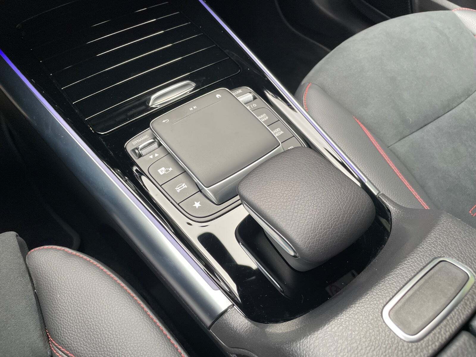 Sort Mercedes EQA250+ fra 2023