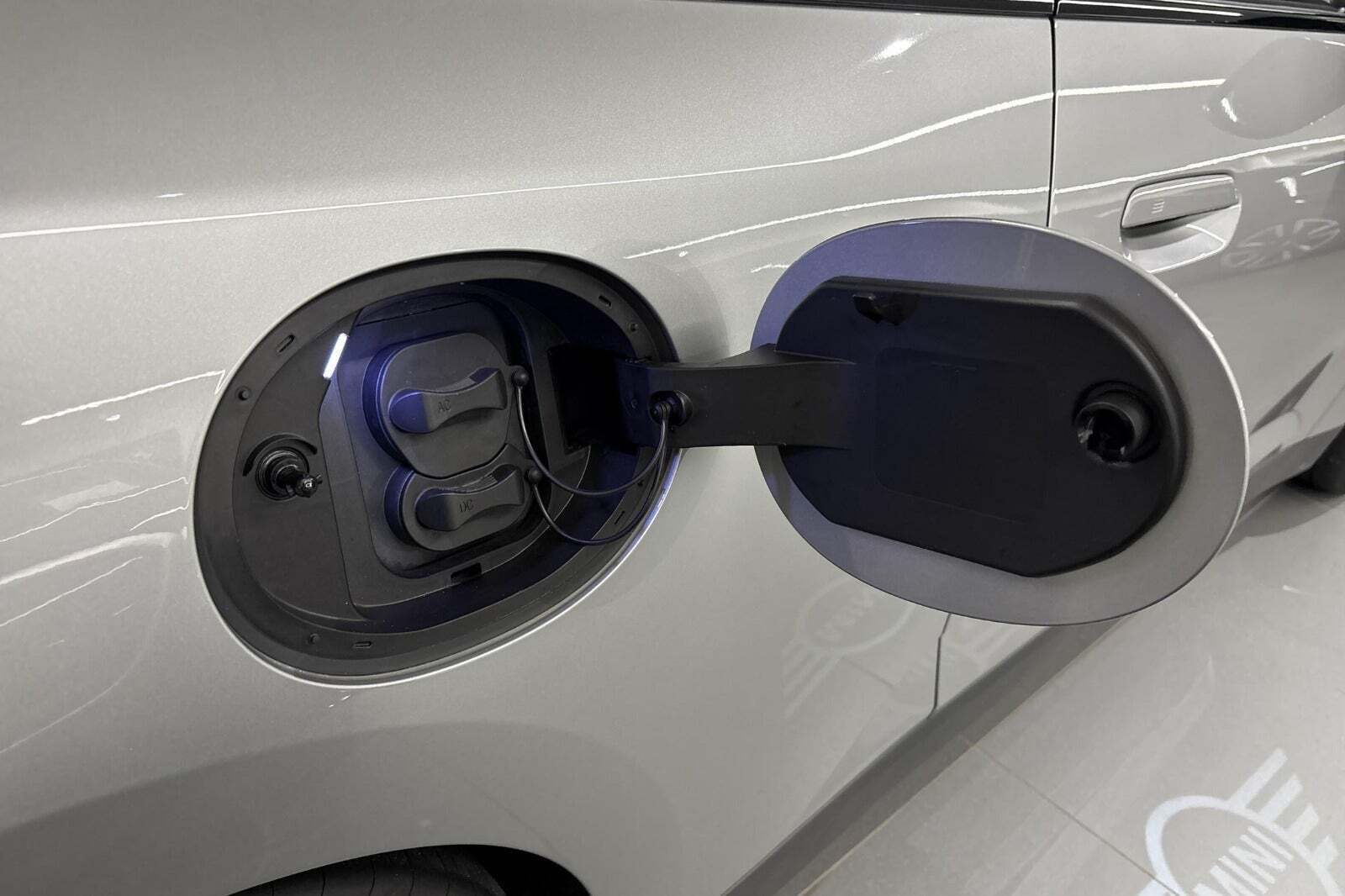 Sølv Mini Cooper SE fra 2024