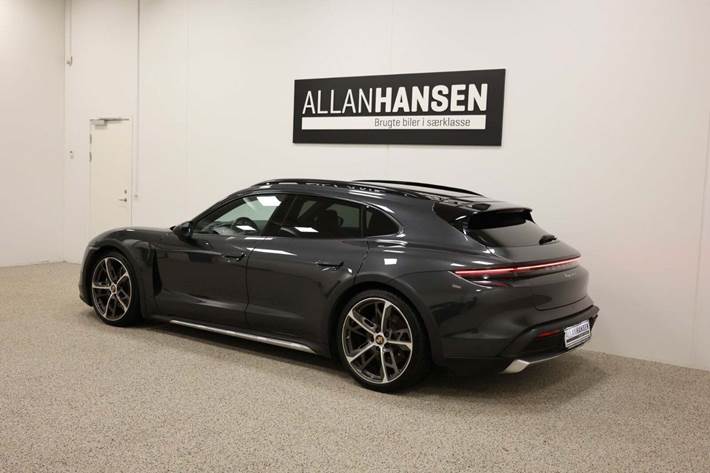 Grå Porsche Taycan 4 fra 2021