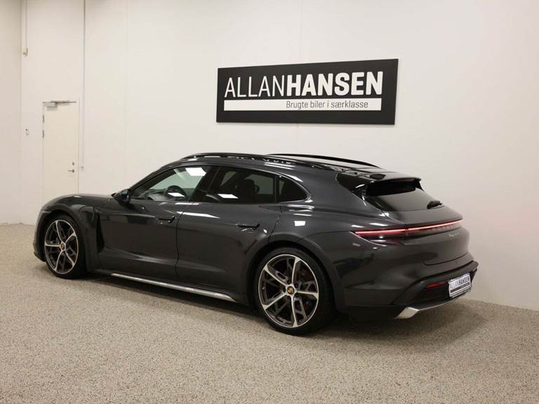 Porsche Taycan 4 Performance+ Cross Turismo