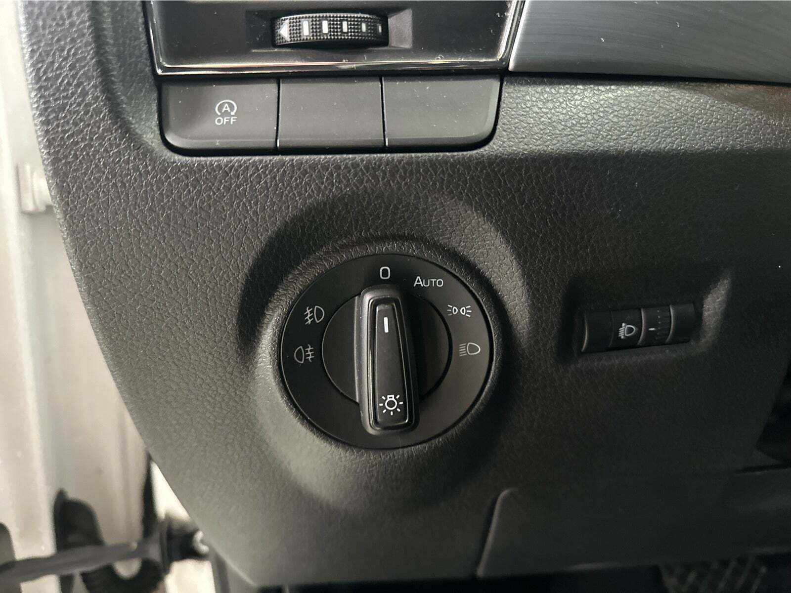 Hvid Skoda Fabia fra 2019