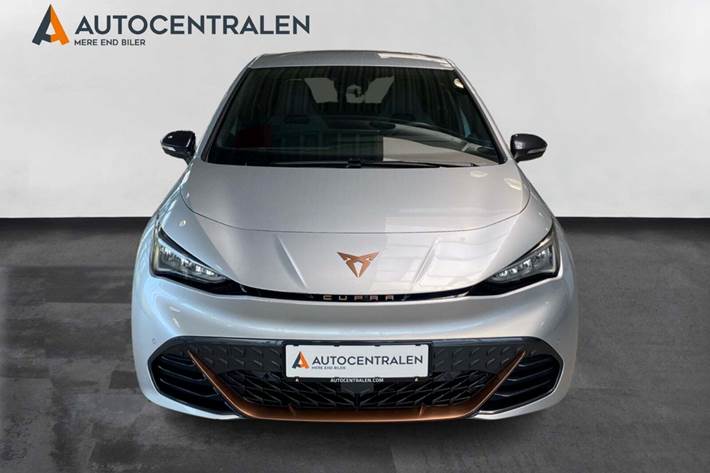 Sølv Cupra Born fra 2023