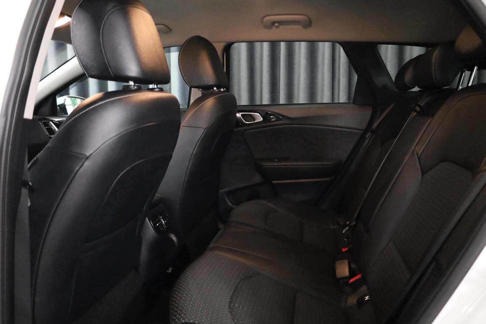 Hvid Kia Ceed fra 2020