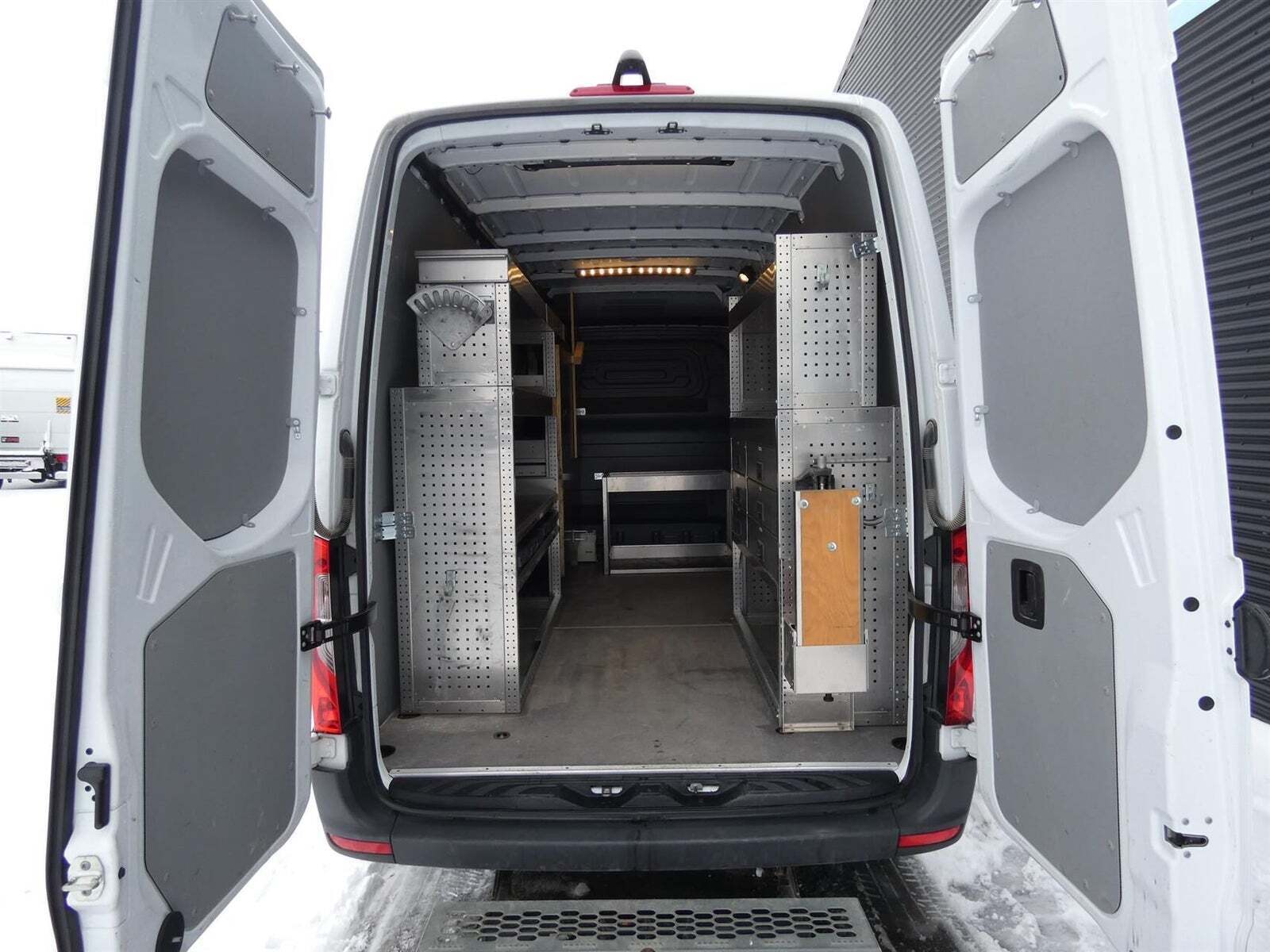 Mercedes Sprinter 317 2,0 CDi A2 Kassevogn aut. RWD